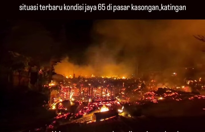 Kebakaran area pasar Kasongan.RELAWAN.