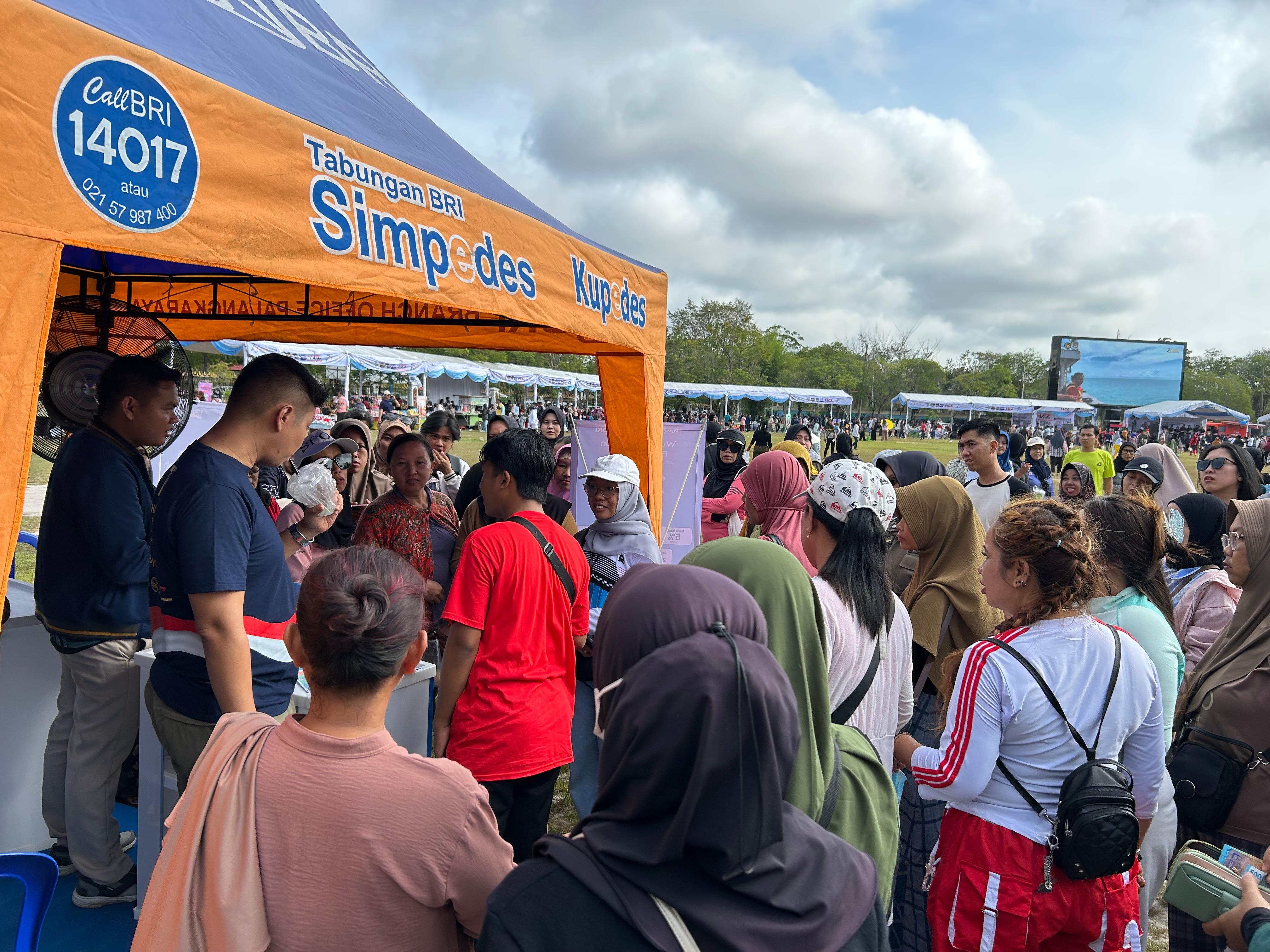 Stand BRI di Bazar UMKM Imigrasi.IYAN/KALTENG POS.