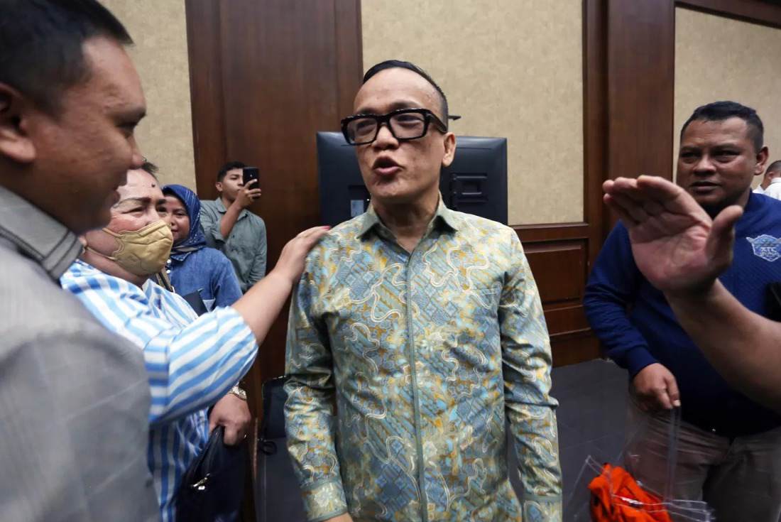 Mantan Wakil Menteri Ketenagakerjaan, Immanuel Ebenezer Gerungan atau Noel menjalani sidang perdana di pengadilan Pengadilan Tindak Pidana Korupsi Jakarta, Senin (19/1/2026). (Dery Ridwansah/ JawaPos.