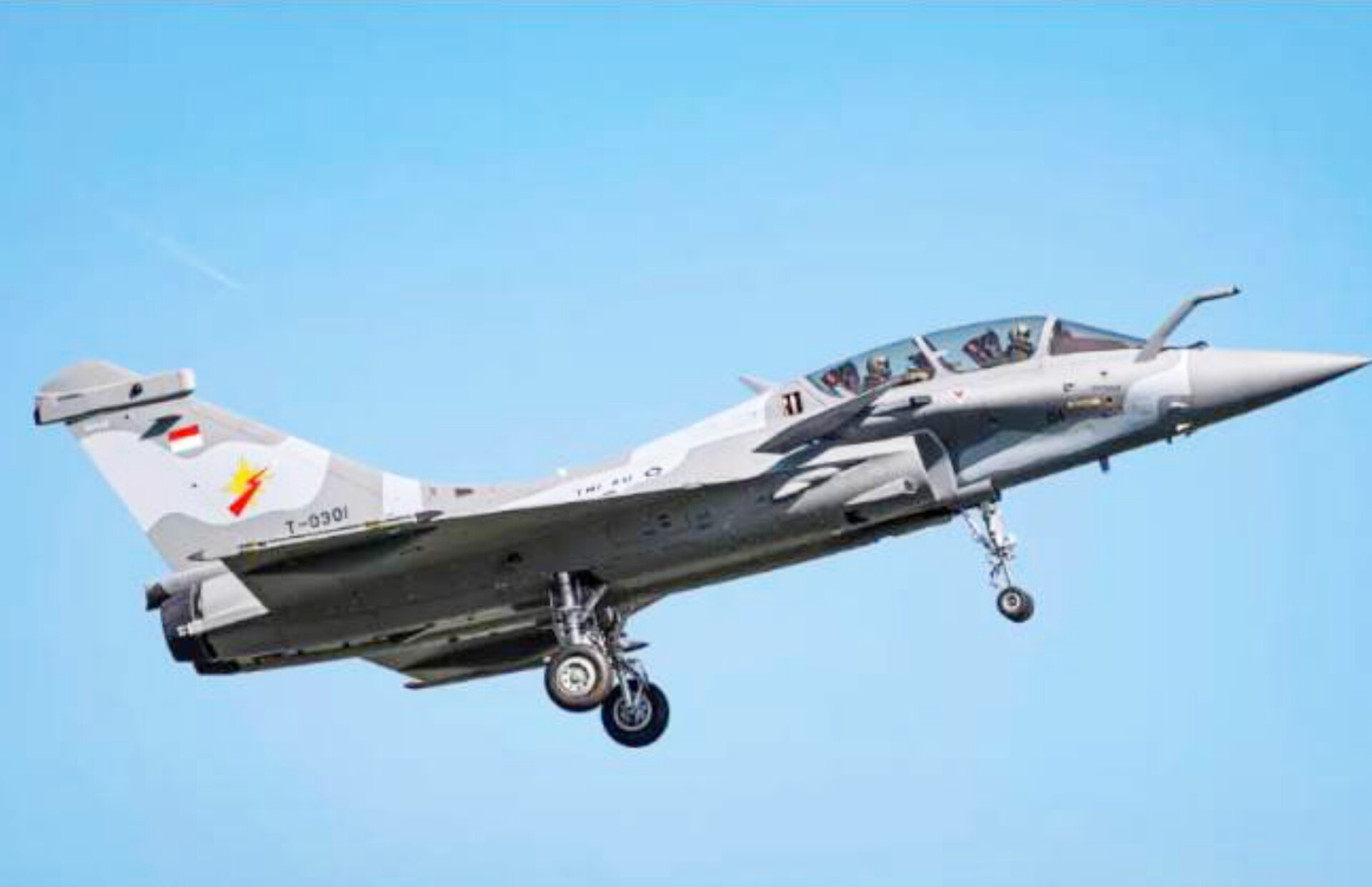 Penampakan 3 unit pesawat tempur baru, Dassault Rafale, yang dibeli oleh Indonesia dari Perancis. Seluruh pesawat itu akan dikirim ke Indonesia bulan depan. (TNI AU)