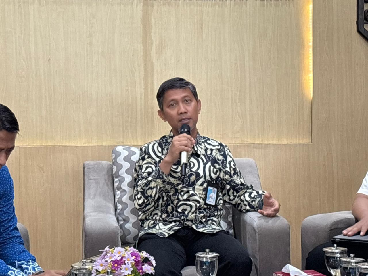 Herry Hernawan menjelaskan soal realisasi dan pendapatan APBN di Kalteng.HUMAS