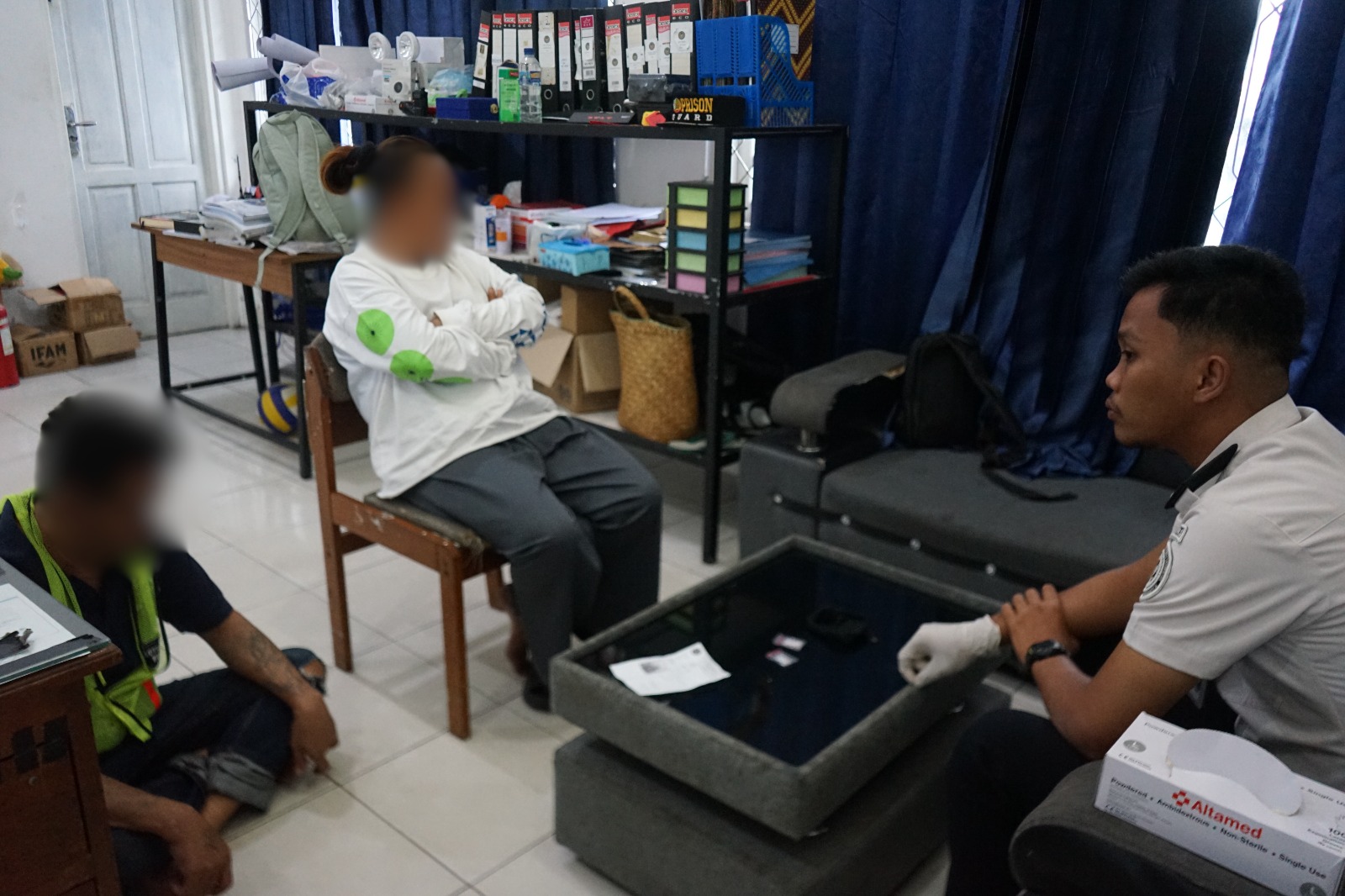Wanita coba selundupkan sabu melalui ikat rambut.RUTAN