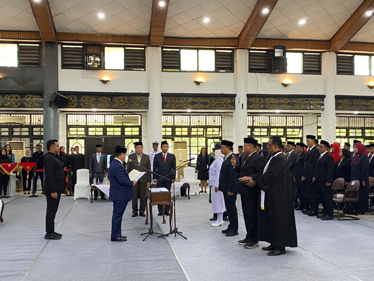 11 Pejabat Eselon 2 Pemkab Kotim dilantik oleh Bupati Halikinnor.MIFTAH/KALTENGPOS.JAWAPOS.COM