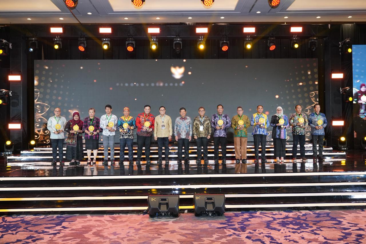 Bupati Sukamara, Masduki saat menerima penghargaan, di Jakarta, Selasa malam (27/1/2026).