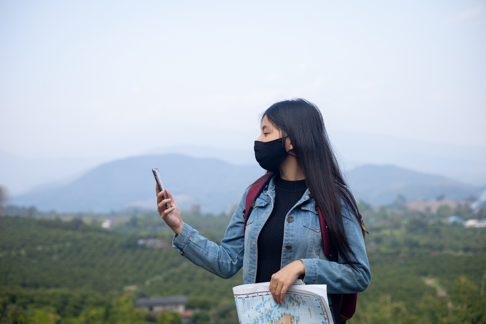 ILUSTRASI : Solo traveling aman bagi perempuan. FREEPIK