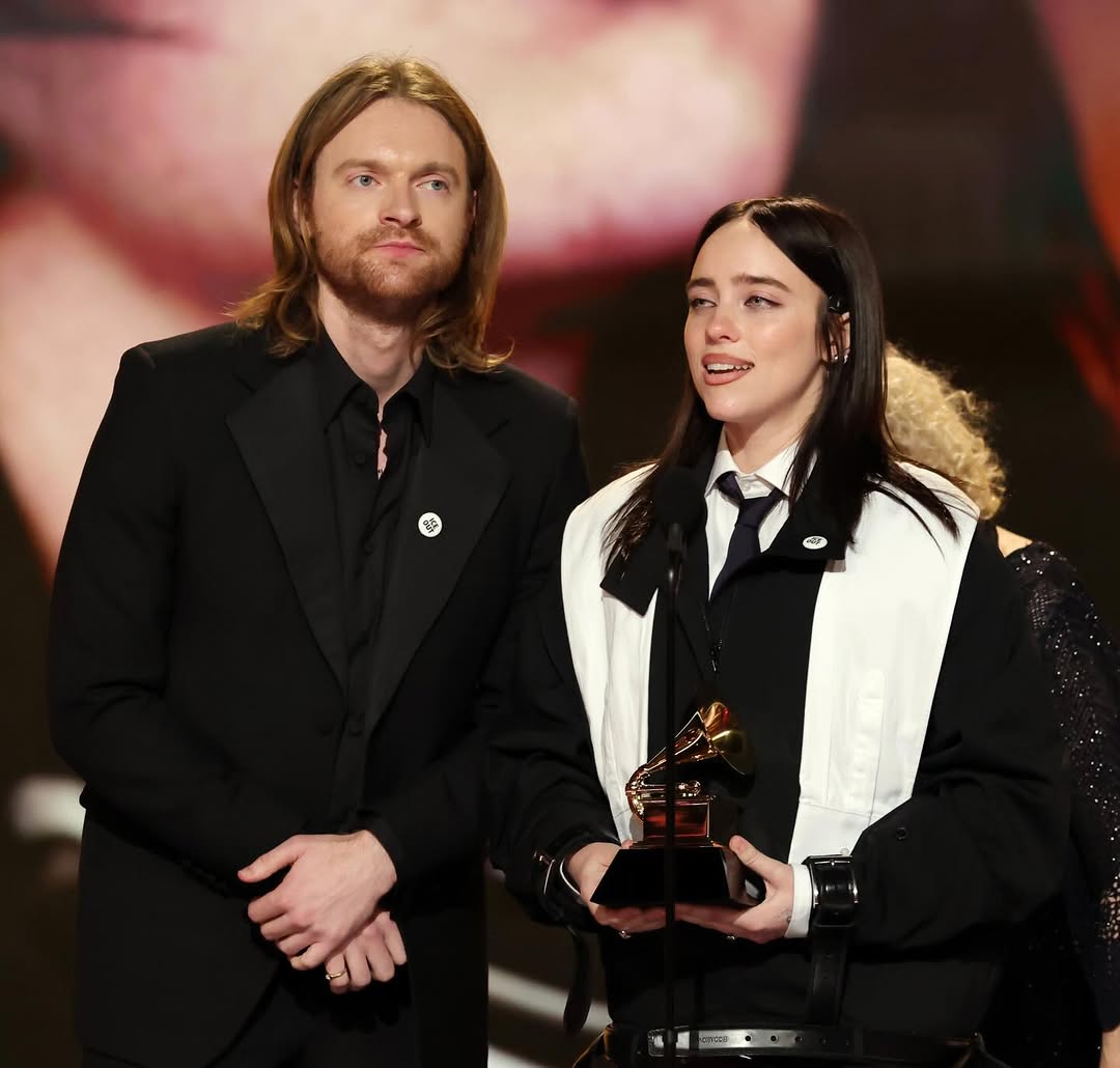 Musisi Billie Eilish dan Finneas mendapat piala Grammy Awards 2026 untuk lagu mereka yang berjudul