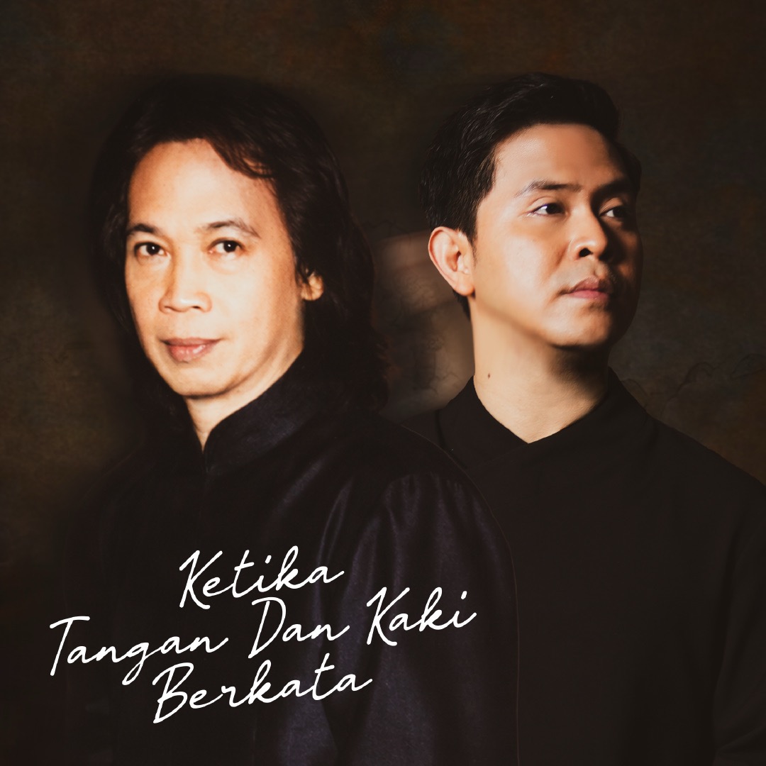 Duet Chrisye dan Cakra Khan dalam lagu
