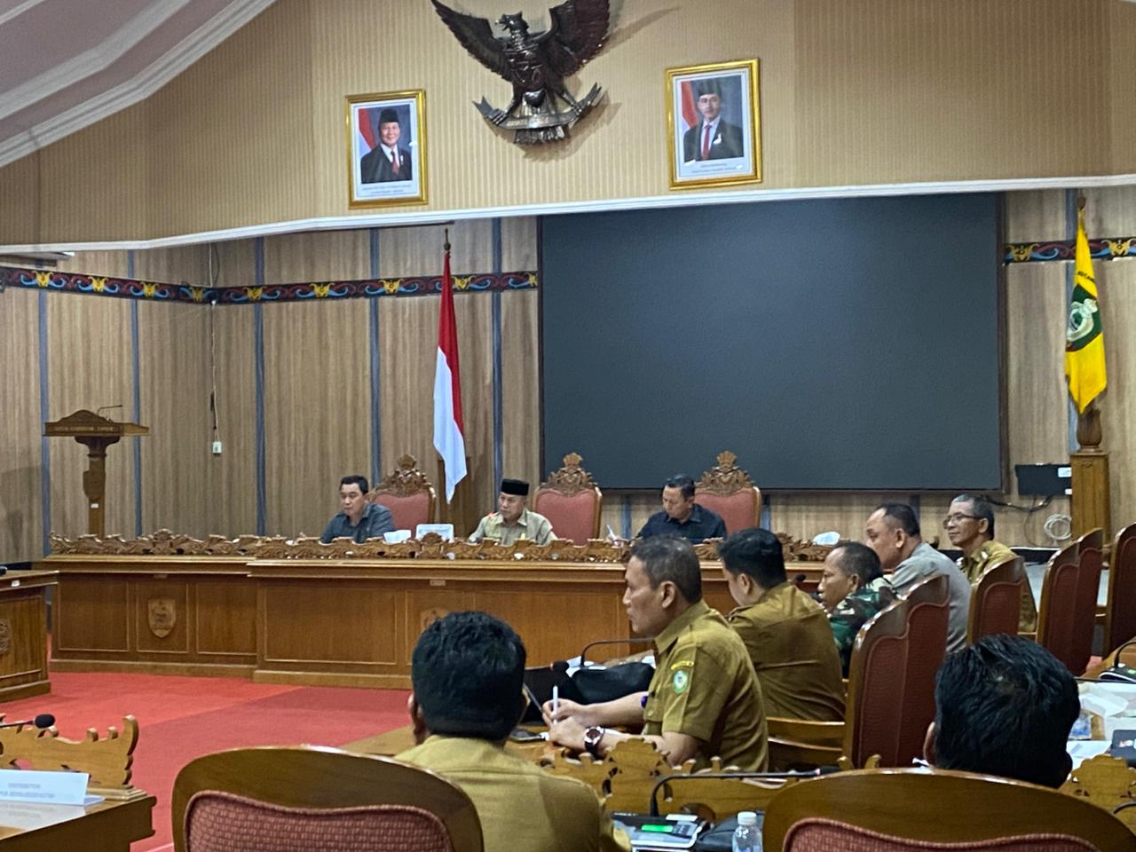 DPRD Kotim melakukan RDP soal distribusi pupuk.MIFTAH/KALTENGPOS.JAWAPOS