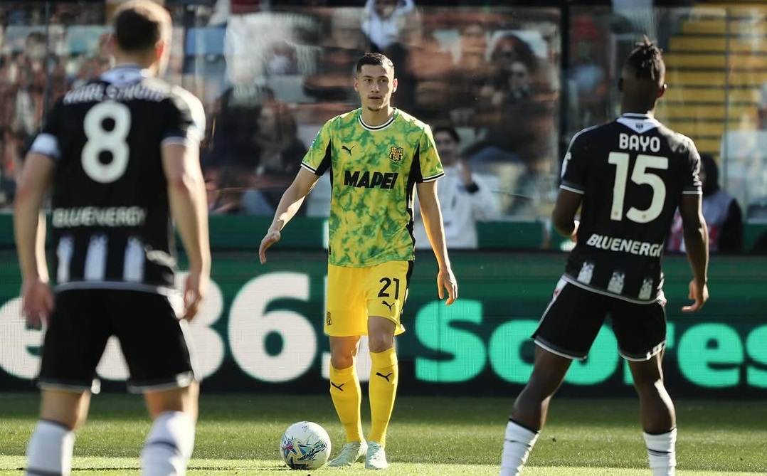 Penampilan bek Timnas Indonesia, Jay Idzes, saat membela Sassuolo di kompetisi Serie A 2025/2026.  (Sumber: Instagram @sassuolocalcio)