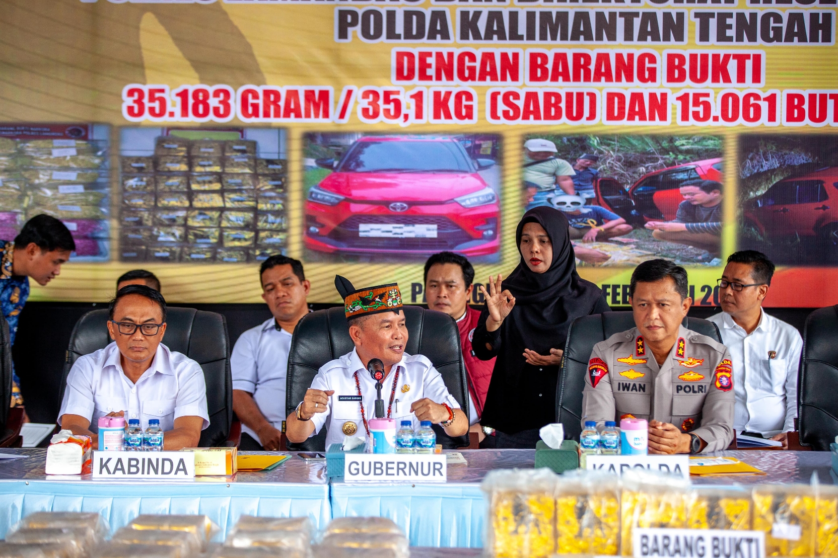 Gubernur Kalteng, Agustiar Sabran saat rilis pengungkapan narkoba.ARIEF PRATHAMA/KALTENG POS.