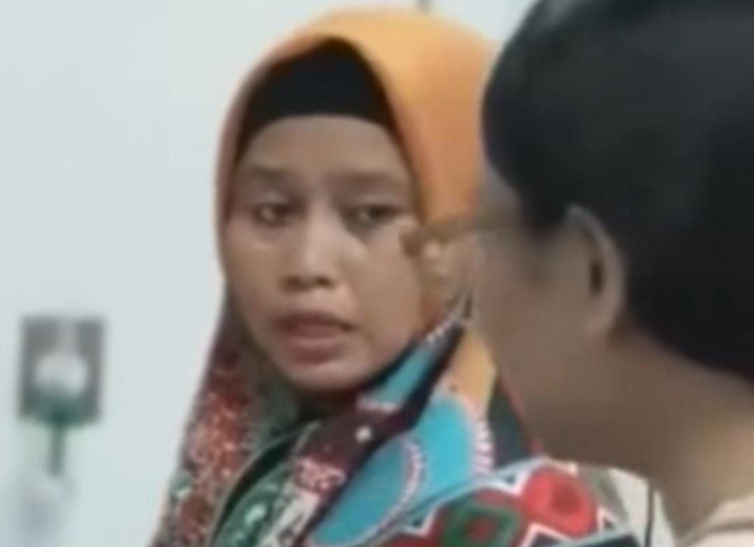 Sosok ibu tiri diduga aniaya anak sambung. SCREENSHOOT