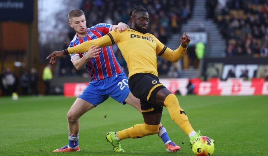 Striker Wolverhampton Wanderers, Tolu Arokodare, menerima hinaan rasial di media sosial usai gagal mengeksekusi pinalti kontra Crystal Palace. (Sumber: boldsportsng.com)