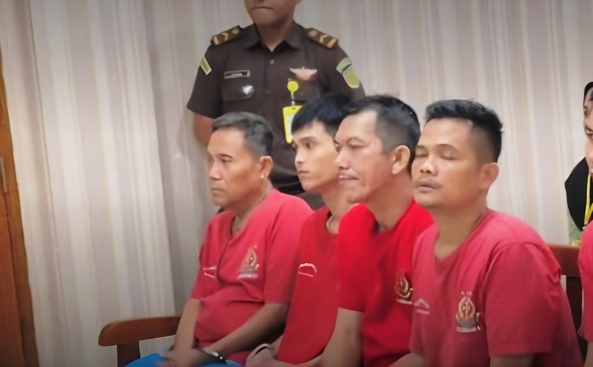 Para ABK termasuk Fandi membacakan pledoi.JPC  
