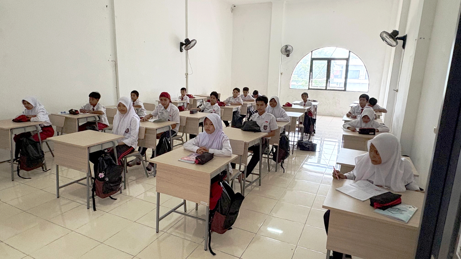 Aktivitas Sekolah Rakyat di Kotim. MIFTAH/KALTENGPOS.JAWAPOS.COM