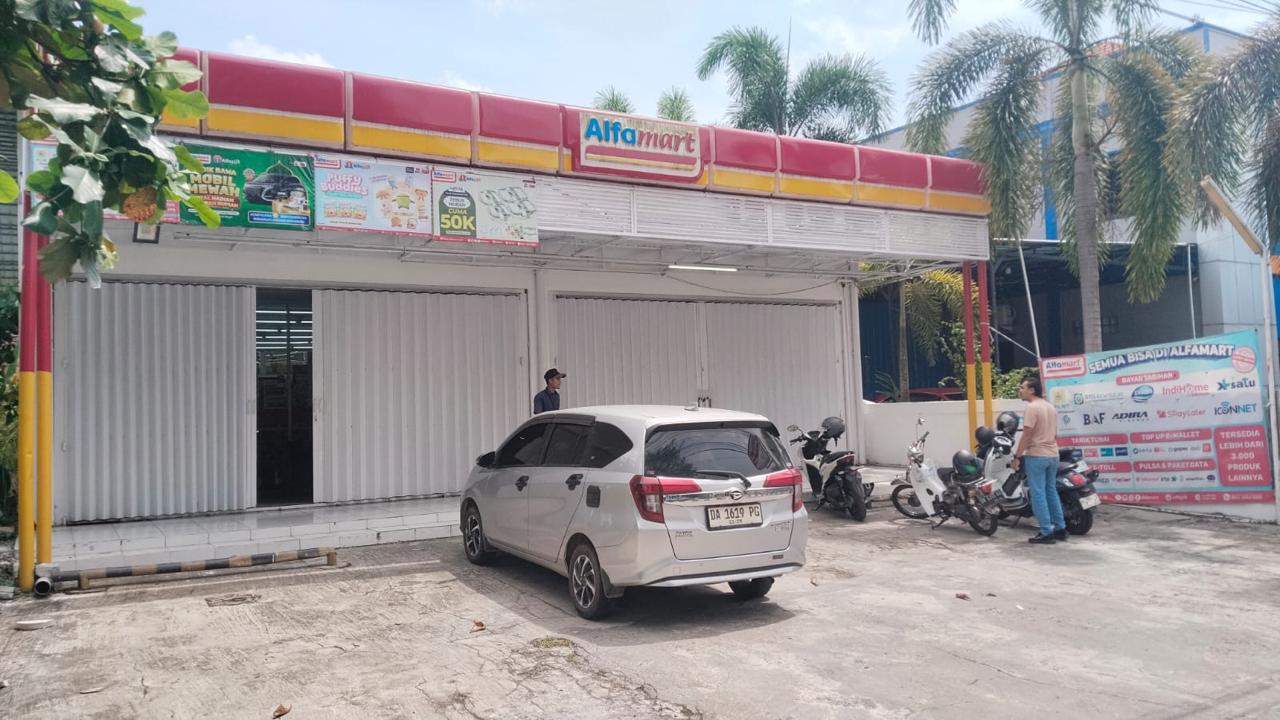 Alfamart di samping BPS Sampit dibobol.MIFTAH/KALTENGPOS.JAWAPOS.COM