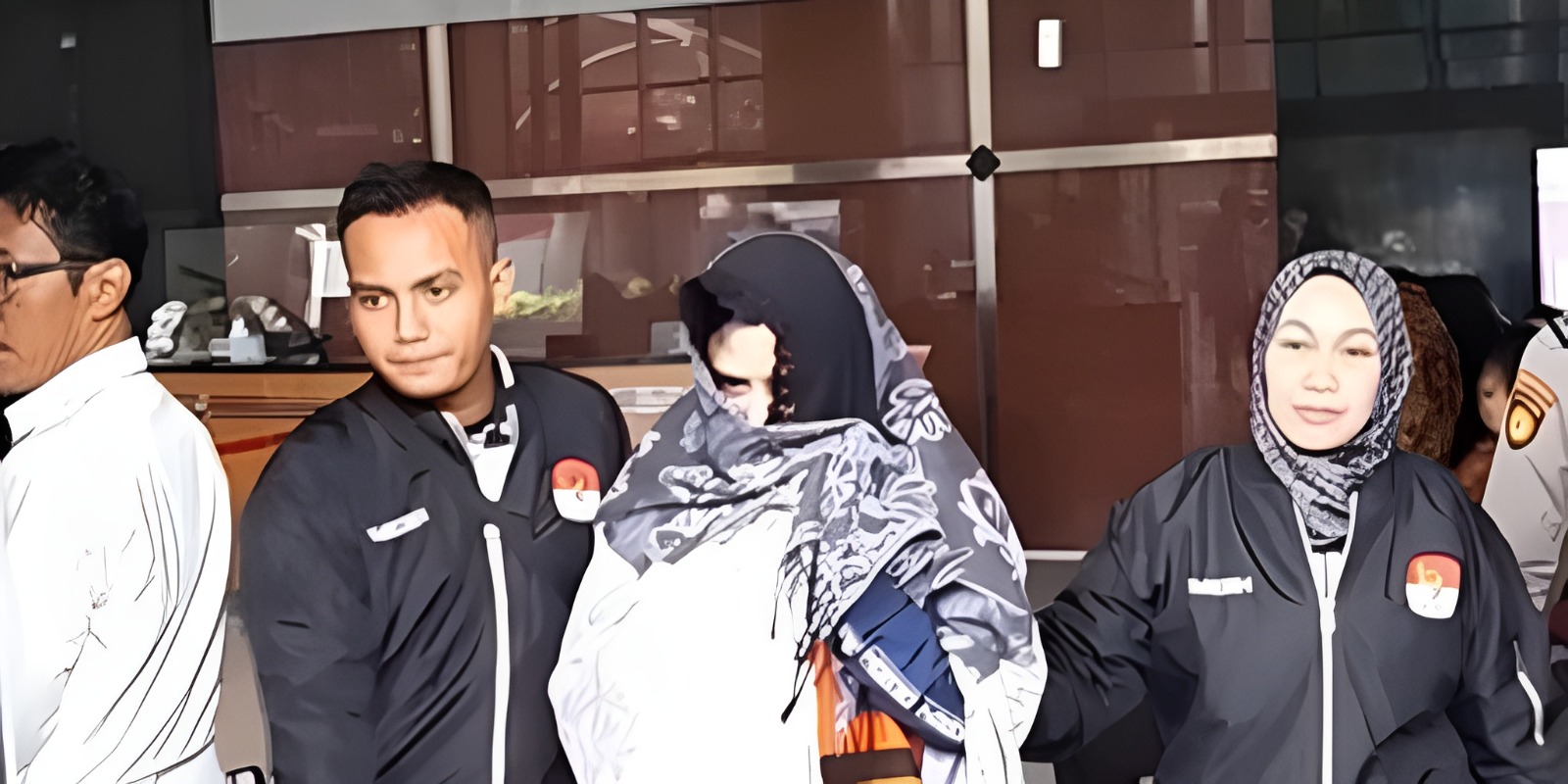 Menyoroti skandal korupsi pengadaan jasa outsourcing yang menjerat Bupati Pekalongan, Fadia Arafiq. (Instagram.com/@pekalonganinfo)