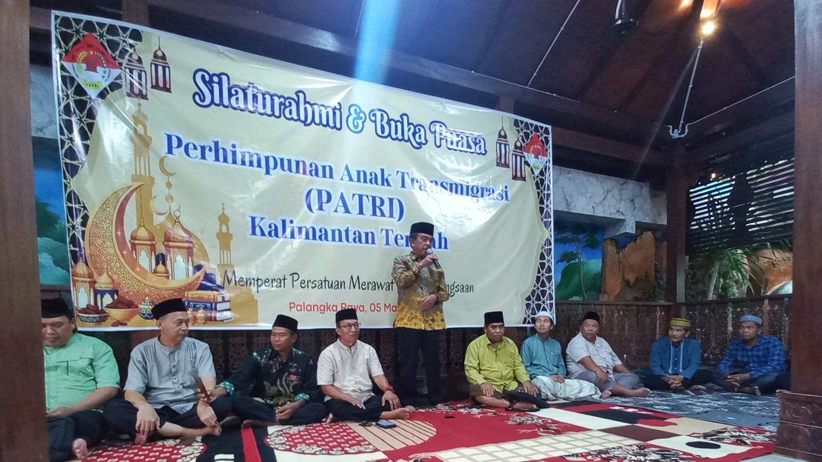Suasana buka puasa dan silaturahmi Patri Kalteng di Joglo Lumintu Palangka Raya, Kamis (5/3/2026) sore.