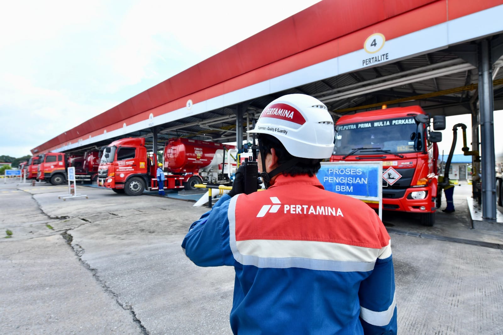 Stok BBM Pertamina dijamin aman di tengah panasnya situasi Timur Tengah. PERTAMINA