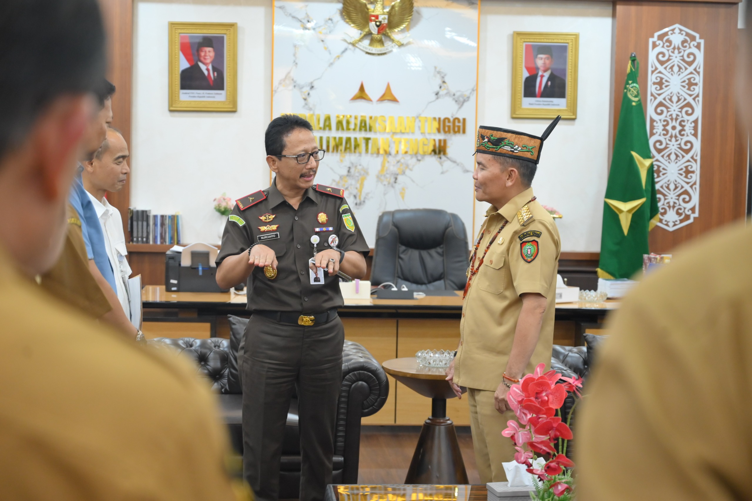 Kajati Kalteng Nurcahyo Jungkung Madyo SH MH menerima kunjungan silaturahmi Gubernur Kalteng H Agustiar Sabran. HUMAS