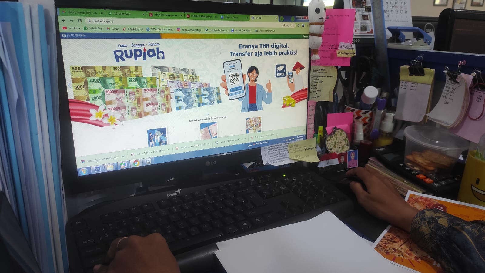 Penukaran uang pecahan secara online melalui website pintar.bi.go.id. FEBBY/KALTENG POS