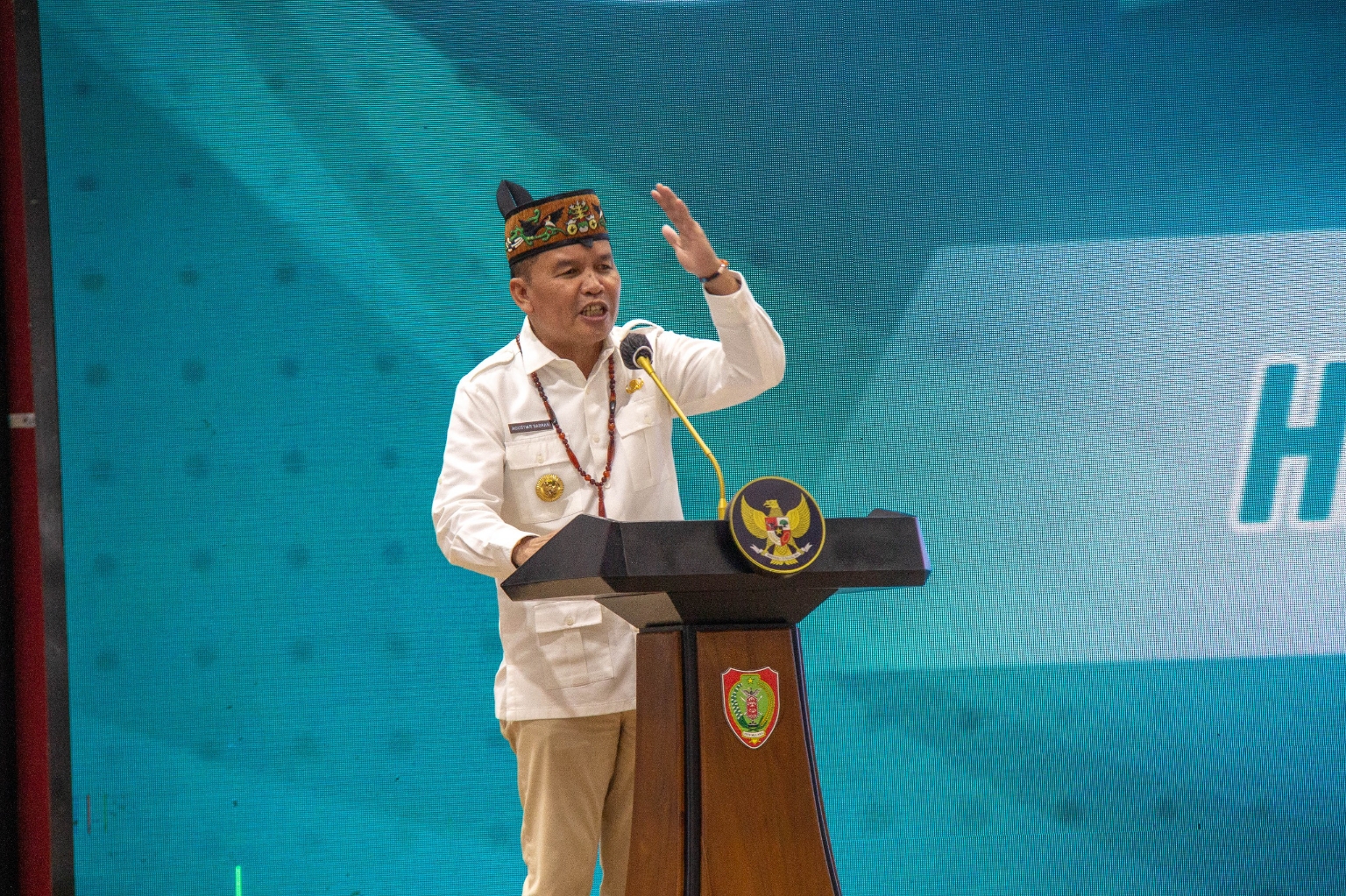 Gubernur Kalteng H Agustiar Sabran soal kondisi infrastruktur jalan. ARIEF PRATHAMA/KALTENG POS