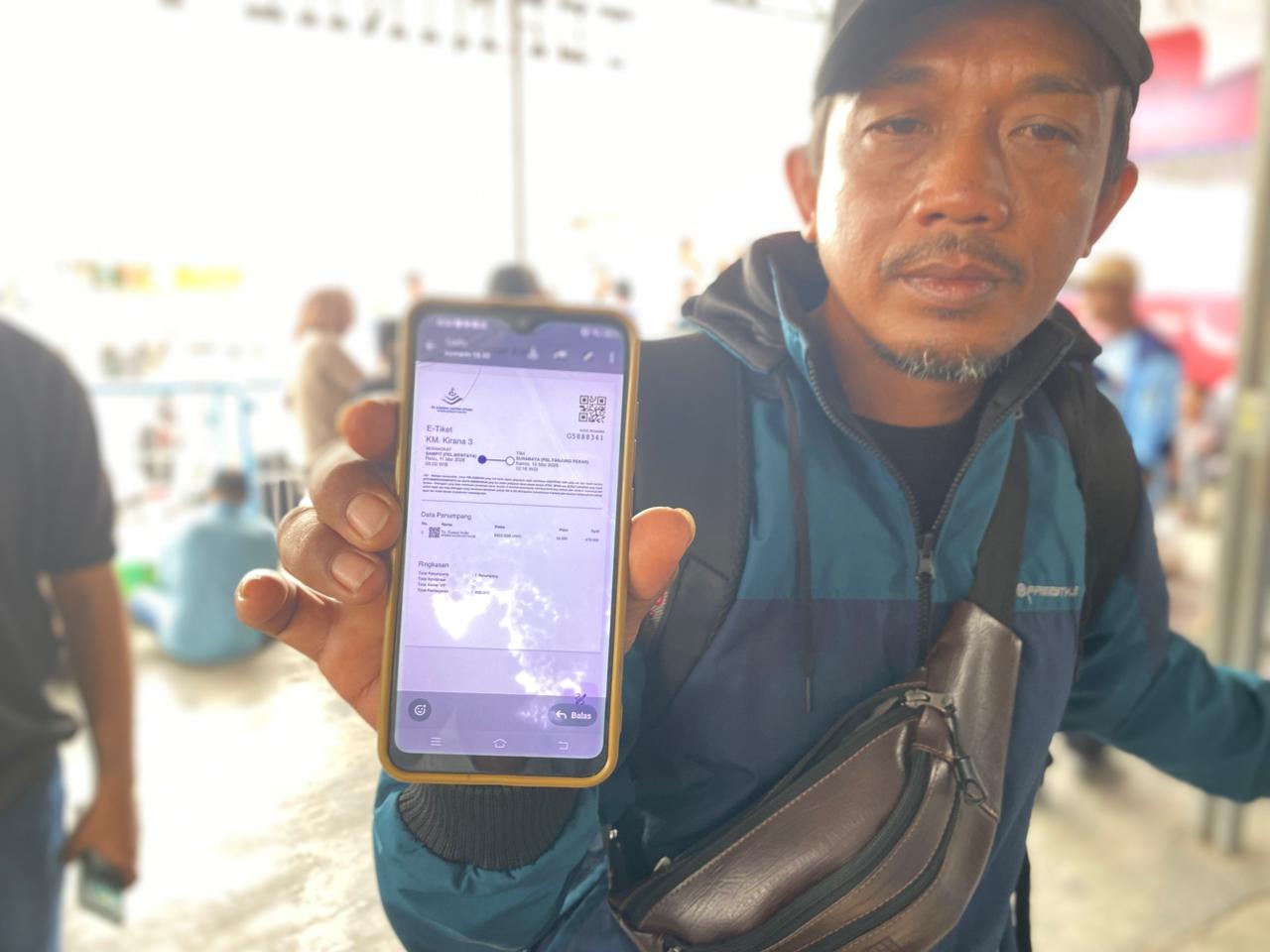 Salah satu penumpang yang gagal mudik. MIFTAH/KALTENGPOS.JAWAPOS.COM