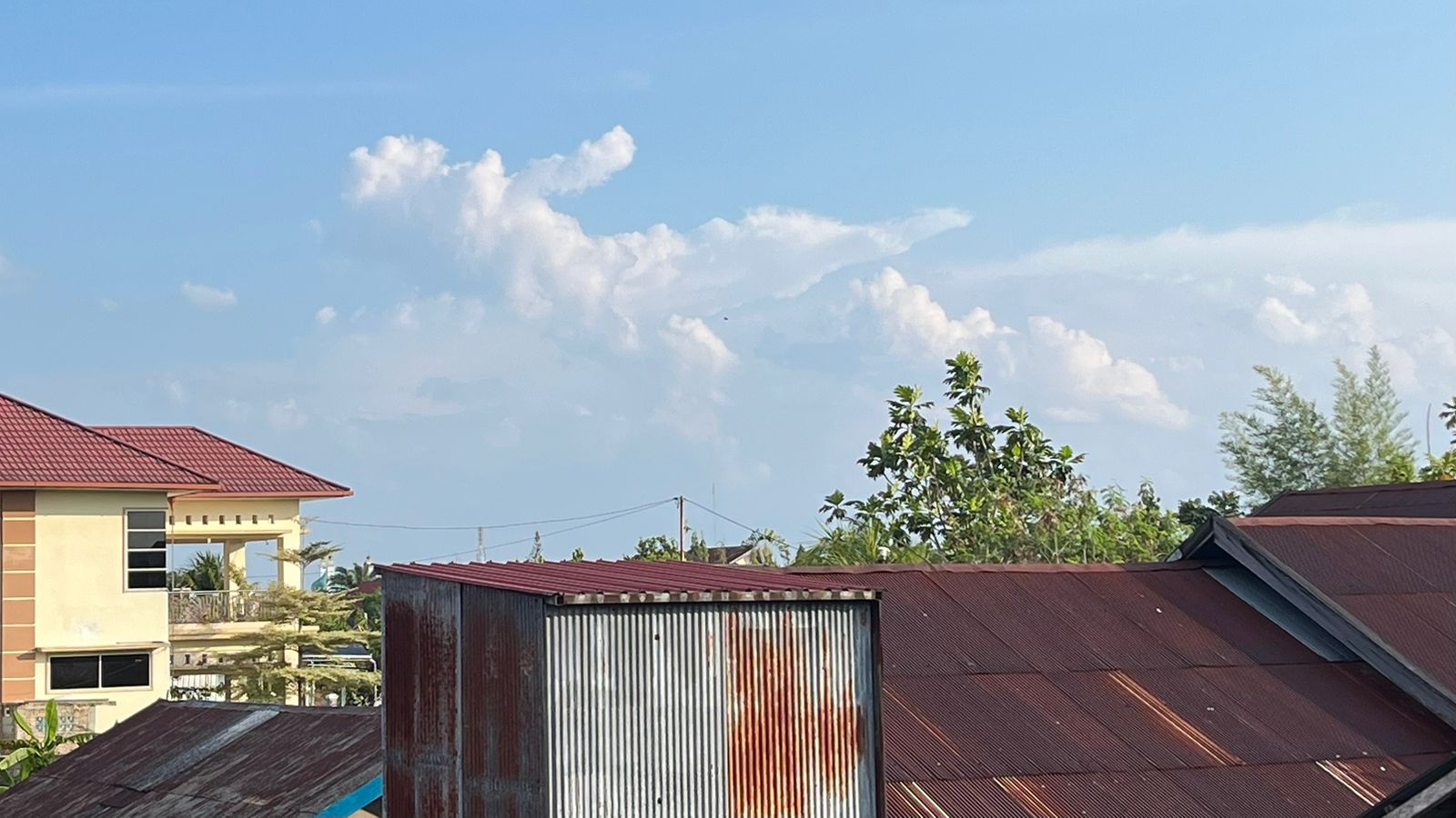 Cuaca cerah berawan di Kota Palangka Raya. AYU/KALTENGPOSJAWAPOS.COM