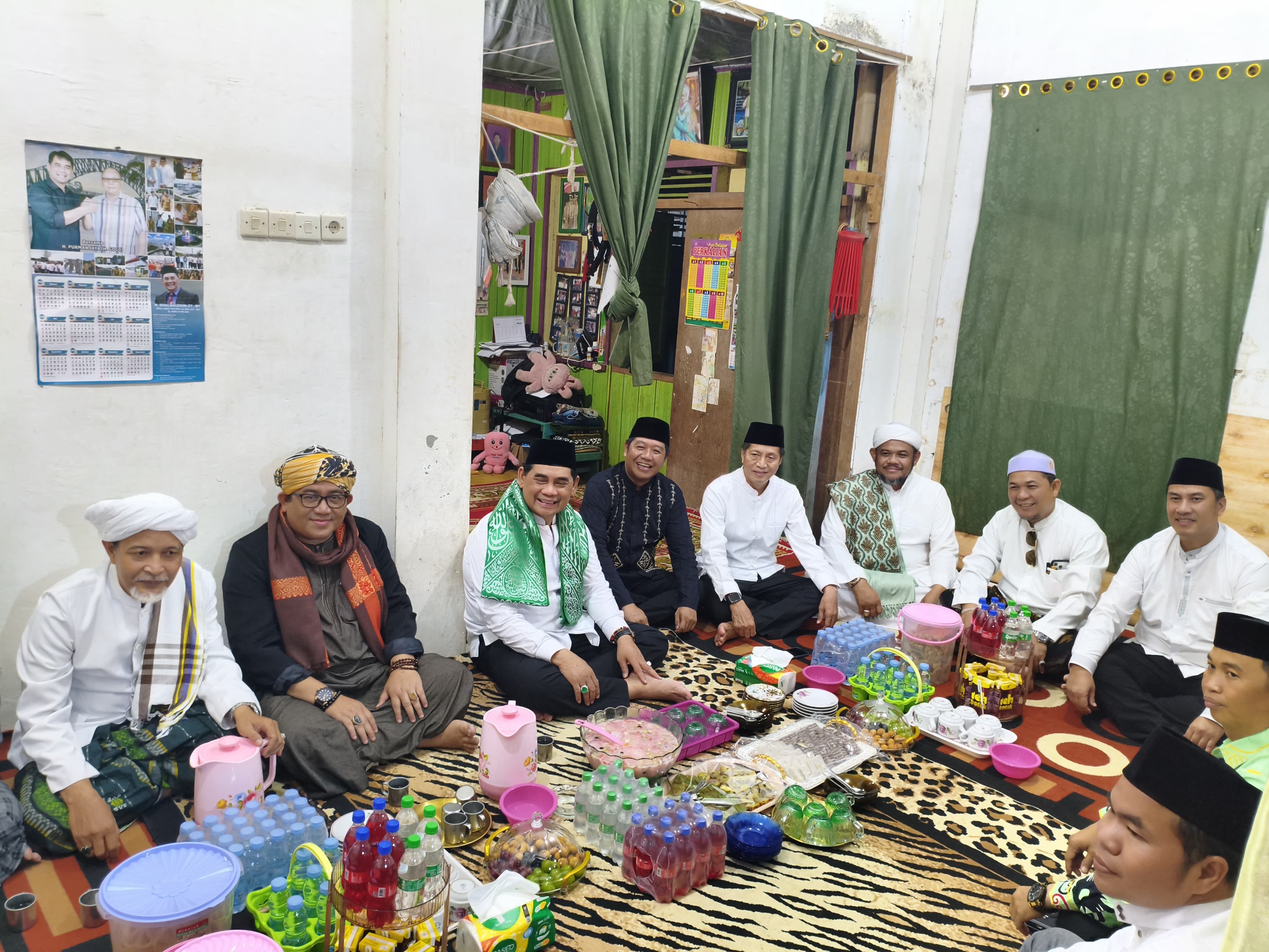 Kebersamaan Bupati Barito Utara bersama jajaran dengan tokoh-tokoh agama dalam safari ramadan.RENO SAPUTRA/KALTENG POS