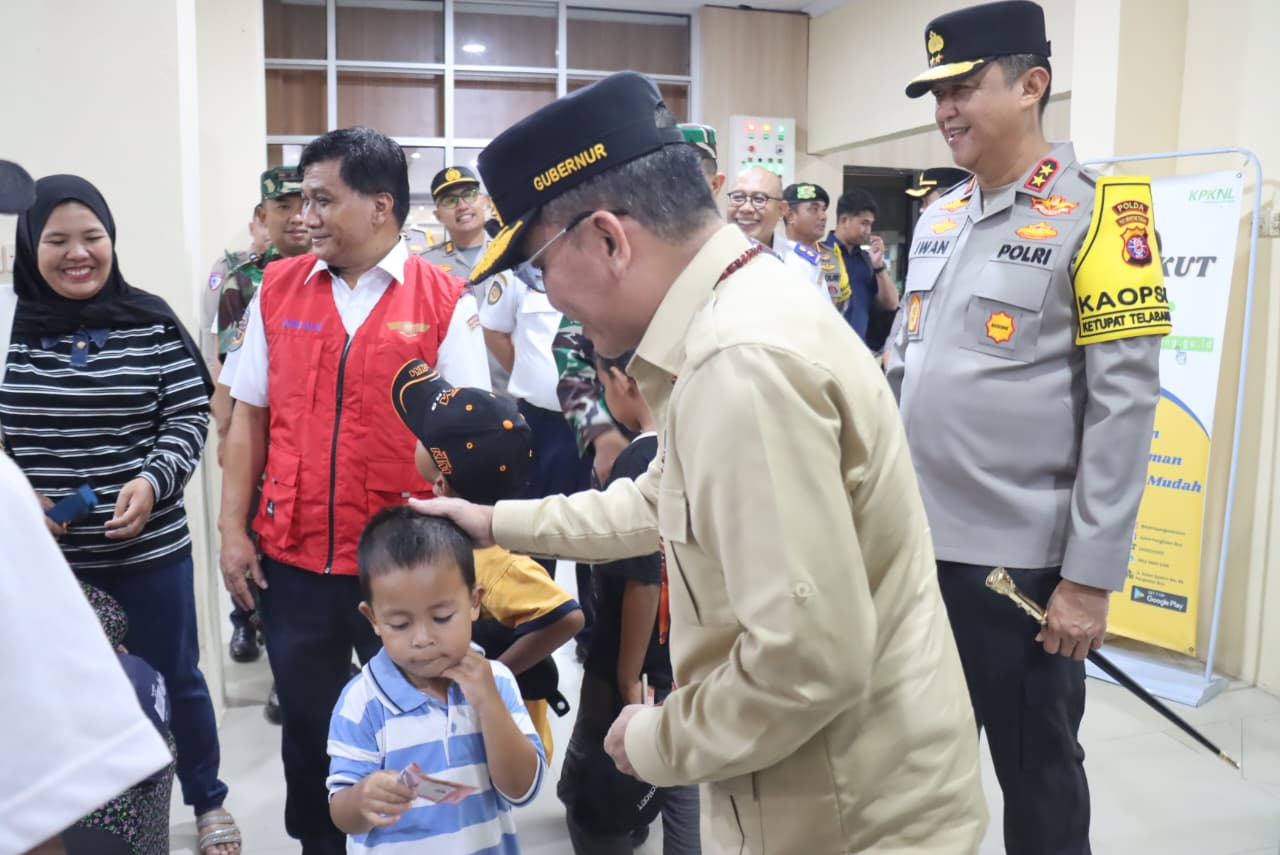 Gubernur Kalteng, Kapolda dan Pangdam cek arus mudik di Bandara Iskandar. HUMAS