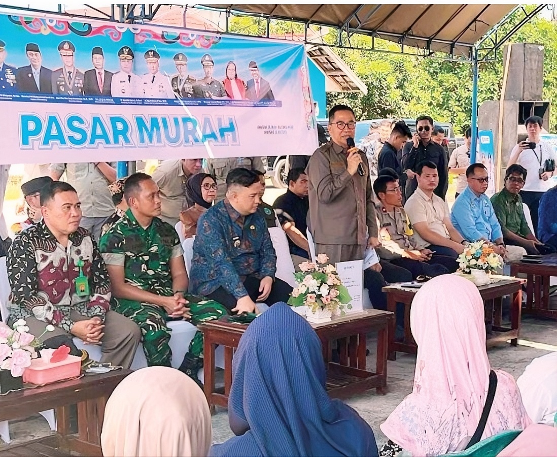 Pemprov Kalteng bersama Pemkab Lamandau melaksanakan pasar murah di halaman Kantor Kecamatan Bulik, Jumat (13/3/2026). HUMAS for KALTENG POS