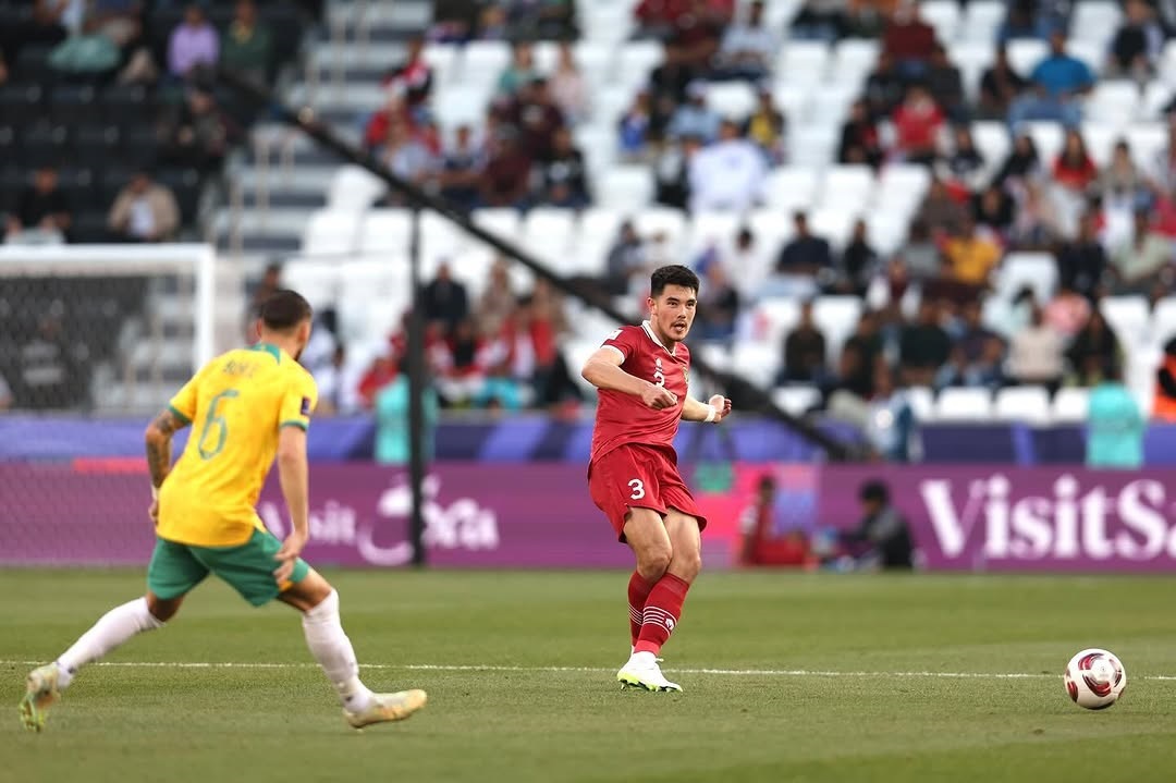 Penampilan Elkan Baggott saat membela Timnas Indonesia menghadapi Australia pada ajang Piala Asia 2023. (Sumber: Instagram @elkanbaggott)