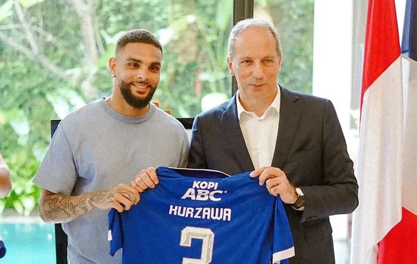 Layvin Kurzawa, pemain Persib Bandung berkewarganegaraan Prancis ikut serta dalam pembicaraan kerja sama Maung Bandung dan Kedutaan Prancis di Indonesia. (Sumber: Instagram @persibtalk)
