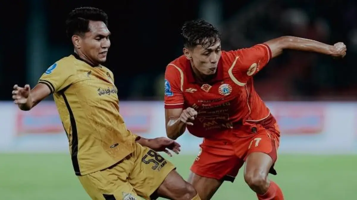 Frengky Missa duel dengan Doni Tri.IG PERSIJA