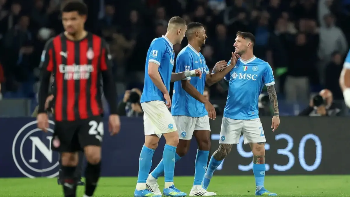 Matteo Politano menjadi penyelamat bagi Napoli dalam laga kontra AC Milan pada pekan ke-31 Serie A di Stadio Diego Armando Maradona, Selasa (7/4/2026) dini hari WIB. Gol semata wayangnya itu membawa Napoli ke posisi kedua klasemen Serie A dengan 65 poin. (Sumber: Francesco Pecoraro/Getty Images)