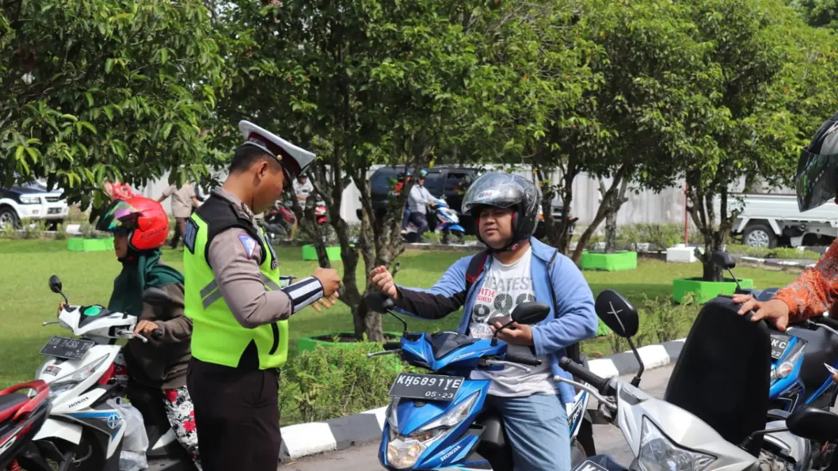 Razia kendaran bermotor, kini Pemprov permudah bayar pajak. DOK AGUS PRAMONO/KALTENGPOS.JAWAPOS.COM