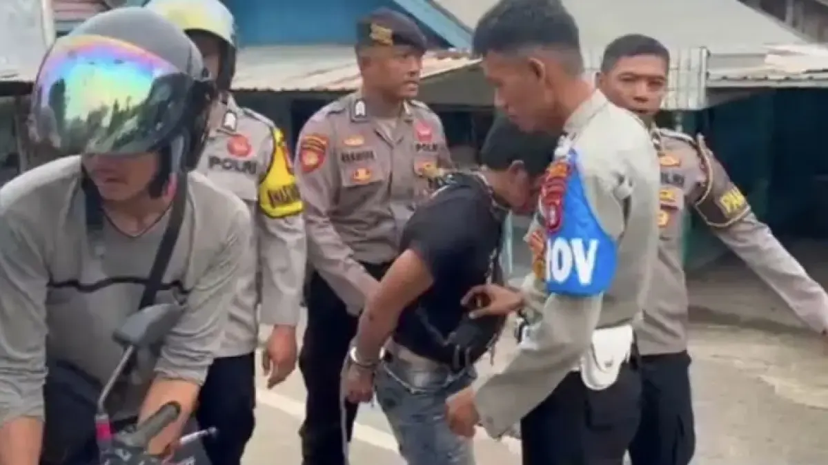 Pria curi ponsel sepupu diamankan polisi.