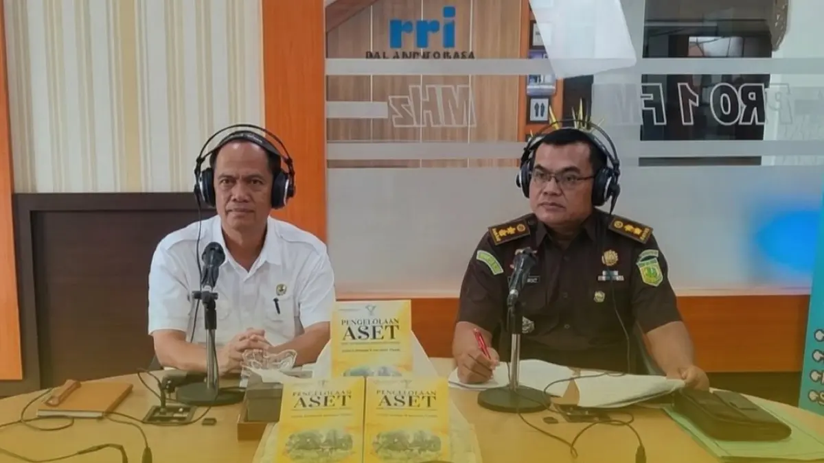 Kasi TUN Kejati Kalteng, Amardi Petrus Barus, bersama Kabid PPK Kanwil BPN Kalteng, Imam Budi Santosa. KEJATI