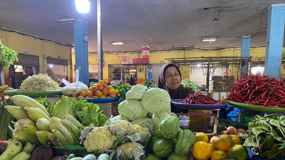 Penjual di Pasar Sampit tak risau atas kenaikan harga plastik.MIFTAH/KALTENGPOS.JAWAPOS.COM