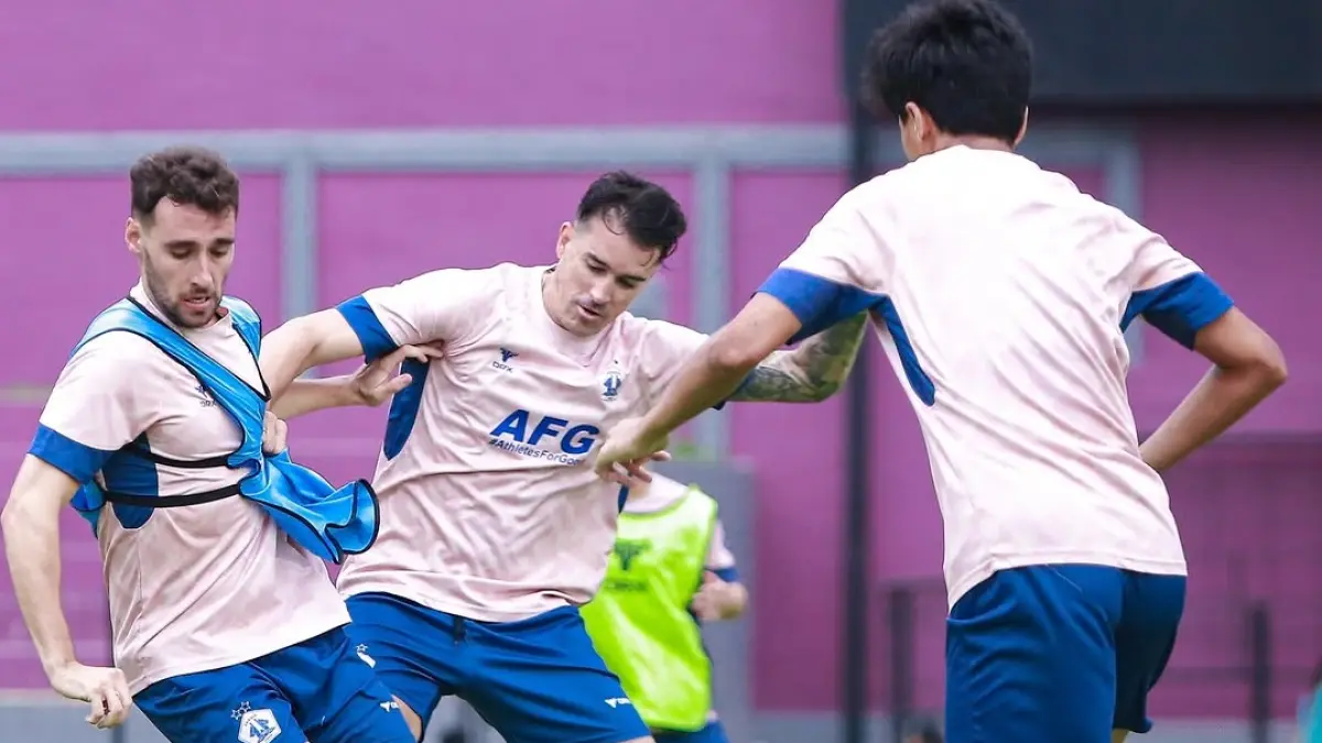 Persik Kediri fokus menjalani latihan sebagai persiapan menghadapi Madura United dalam laga away yang akan digelar di Stadion Gelora Bangkalan, Sabtu (11/4/2026) sore WIB. (Sumber: Instagram@persikfcofficial)