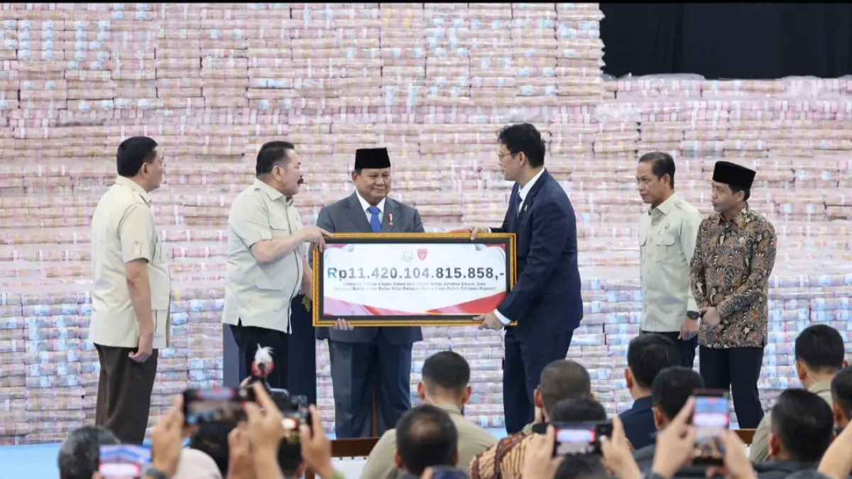 Penyerahan Rp11,42 triliun Kejagung ke Kemenkeu disaksikan Presiden Prabowo.Badkom