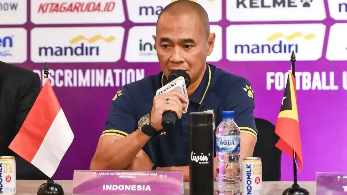 Pelatih Timnas U-17, Kurniawan Yulianto dalam konferensi pers. Pertandingan Indonesia U17 vs Timor Leste U17 pada Senin (13/4/2026) malam WIB menjadi momen spesial adu taktik dan strategi dua pelatih asal Indonesia, Kurniawan Dwi Yulianto dan Emral Abus. (Sumber: ANTARA)