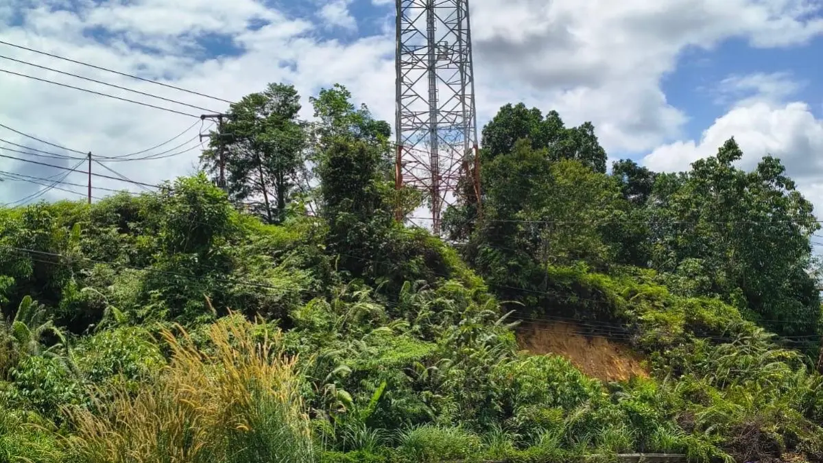 Kondisi tower telekomunikasi di wilayah terdampak longsor di&nbsp;Desa Sukui, kecamatan Teweh Baru.Diskominfo&nbsp;