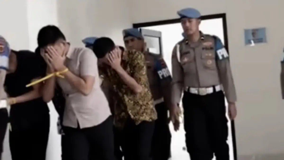 Tiga polisi menonton aksi perkosaan dihukum patsus disorot