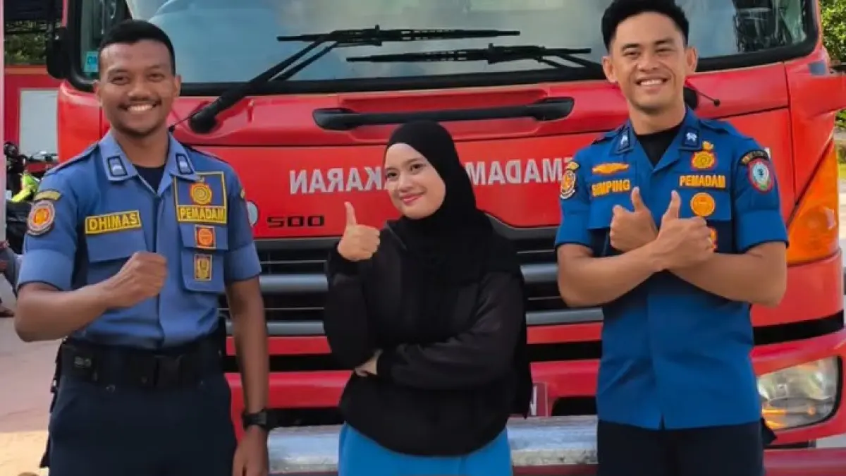 Ibu hamil 3 bulan ngidam naik mobil damkar.Damkar Kotim