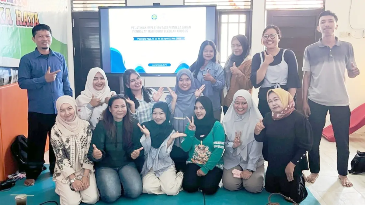 Mahasiswa S2 UM Latih Guru SKH Kota Palangka Raya. Dok Pribadi