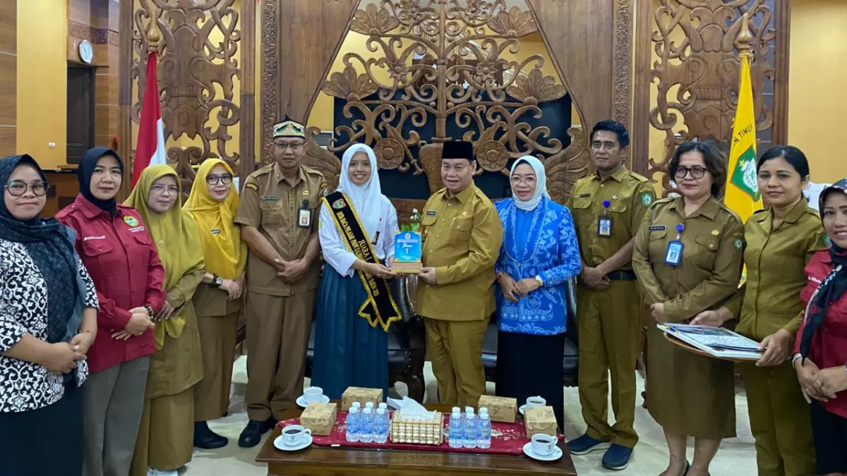Meliana Agustin, siswa kelas XII SMK Negeri 1 Sampit juara 1 Duta Baca Kalteng.Miftah/kaltengpos.jawapos.com