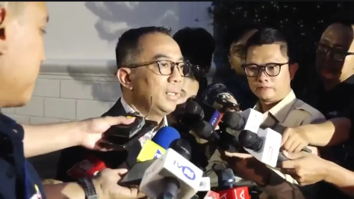 Mendikti Saintek Brian Yuliarto soal rencana bangun PLTS.Badkom RI