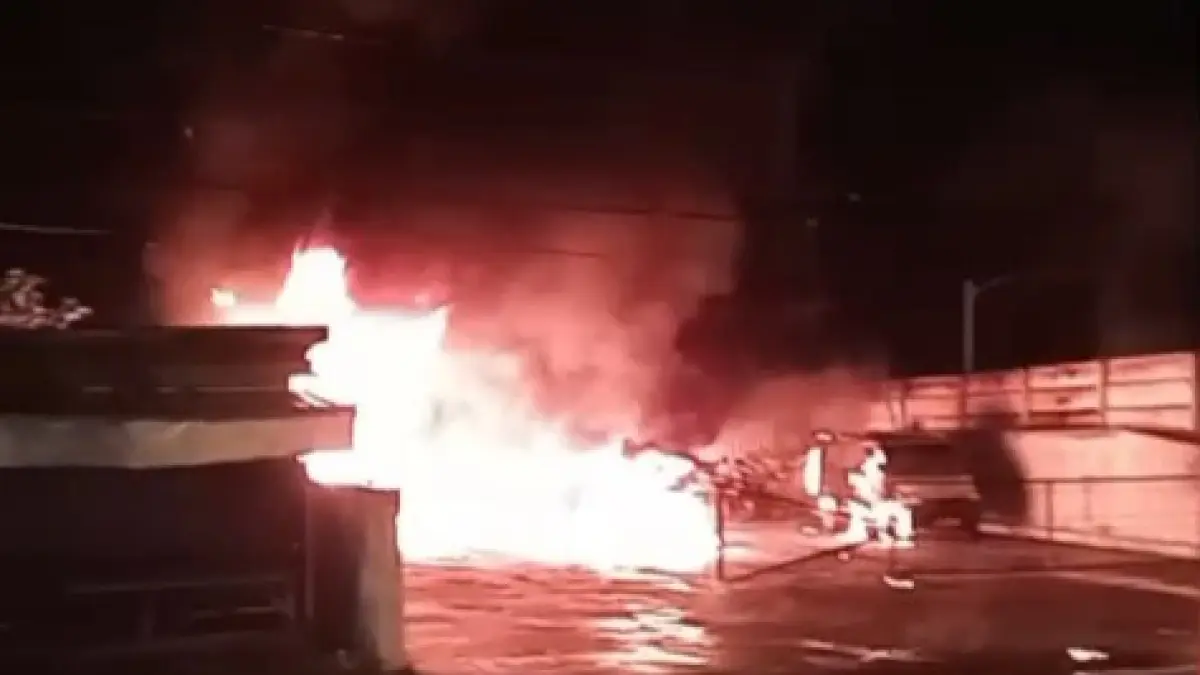 Kebakaran ruko di Jalan RTA Milono.Damkar