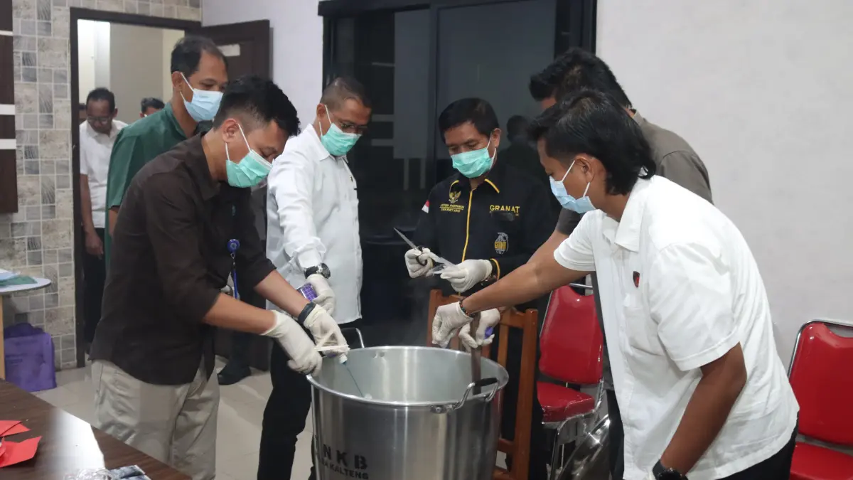 Pemusnahan sabu seberat 5,43 kilogram dan 412 butir ekstasi.Humas
