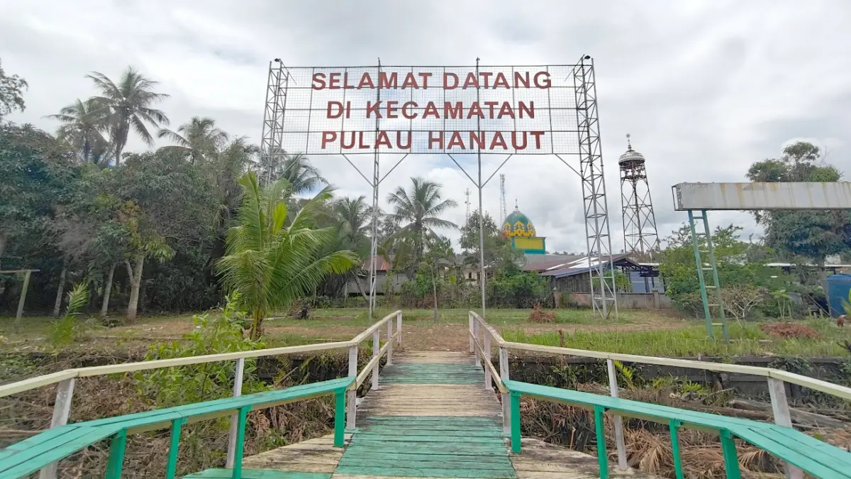 Gerbang masuk Pulau Hanaut. Miftah/kaltengpos.jawapos.com